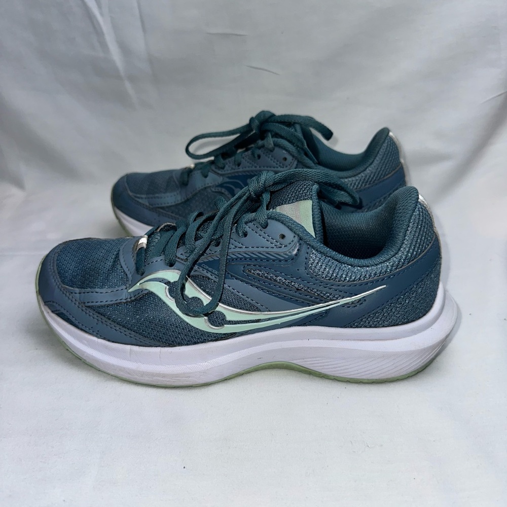 Saucony Women's Cohesion 17 running‎ athletic shoes size 6.5